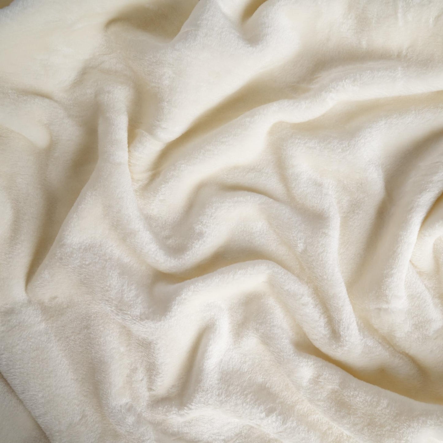 Cobija Piel Conejo Poliester Beige